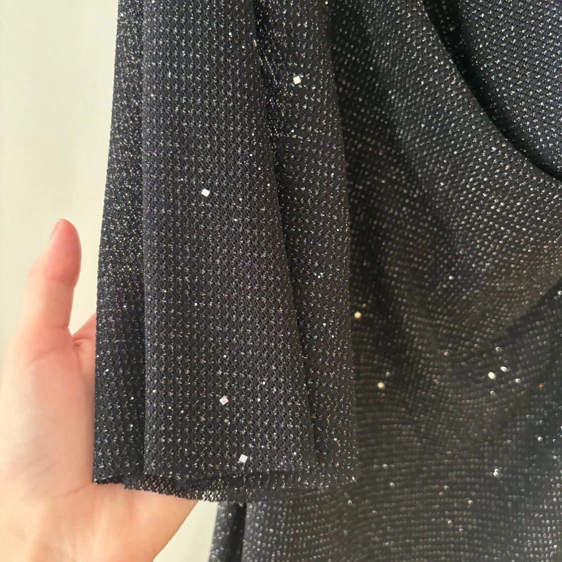 Svart glittrig klänning  - 91