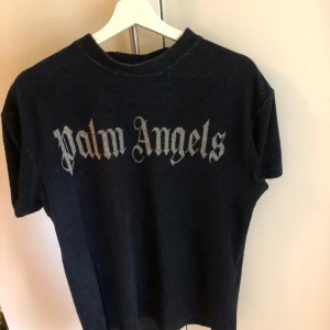 Palm Angels T-shirt - Palm Angels T-shirt, 9/10 skick! 100% autentisk