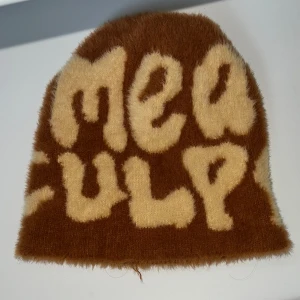 Mea Culpa mössa - Fick denna så är osäker på hur mycket den kostar 