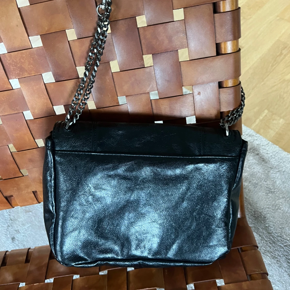 Svart väska  - 90
