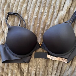 victoria secret bh - victoria secret bh i fint skick, jätte skönt och elastiskt band, 75B, 149kr💓