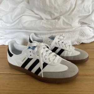 Adidas samba - Storlek 39, jättebraskick!!!