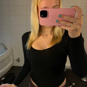 Tröja - Svart supersöt tröja knappt använd