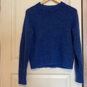 ulltröja från vero Moda - ulltröja från Vero Moda i Storlek xs och är i bra skick har använt ett par gånger