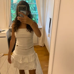 Volang kjol  - En jätte söt volang kjol från Kappahl i st xxs💗 är i ett bra skick💕