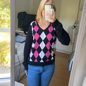 Rutig tröja  - Knappast använd rutig tröja ifrån isolde i storlek M💕