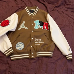 cactus jack jordan travis scott - cactus jack x jordan bomber, completely new item, store tags available, can send by mail to any city, bargaining is appropriate