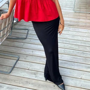 Lång kjol  - Lång kjol från Nelly i väldigt bra skick💕