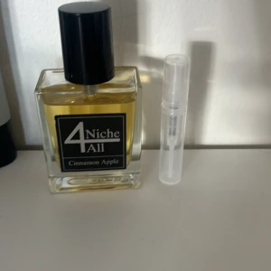 Niche4all cinnamon apple - Säljer 3 ml sample av min cinnamon Apple 