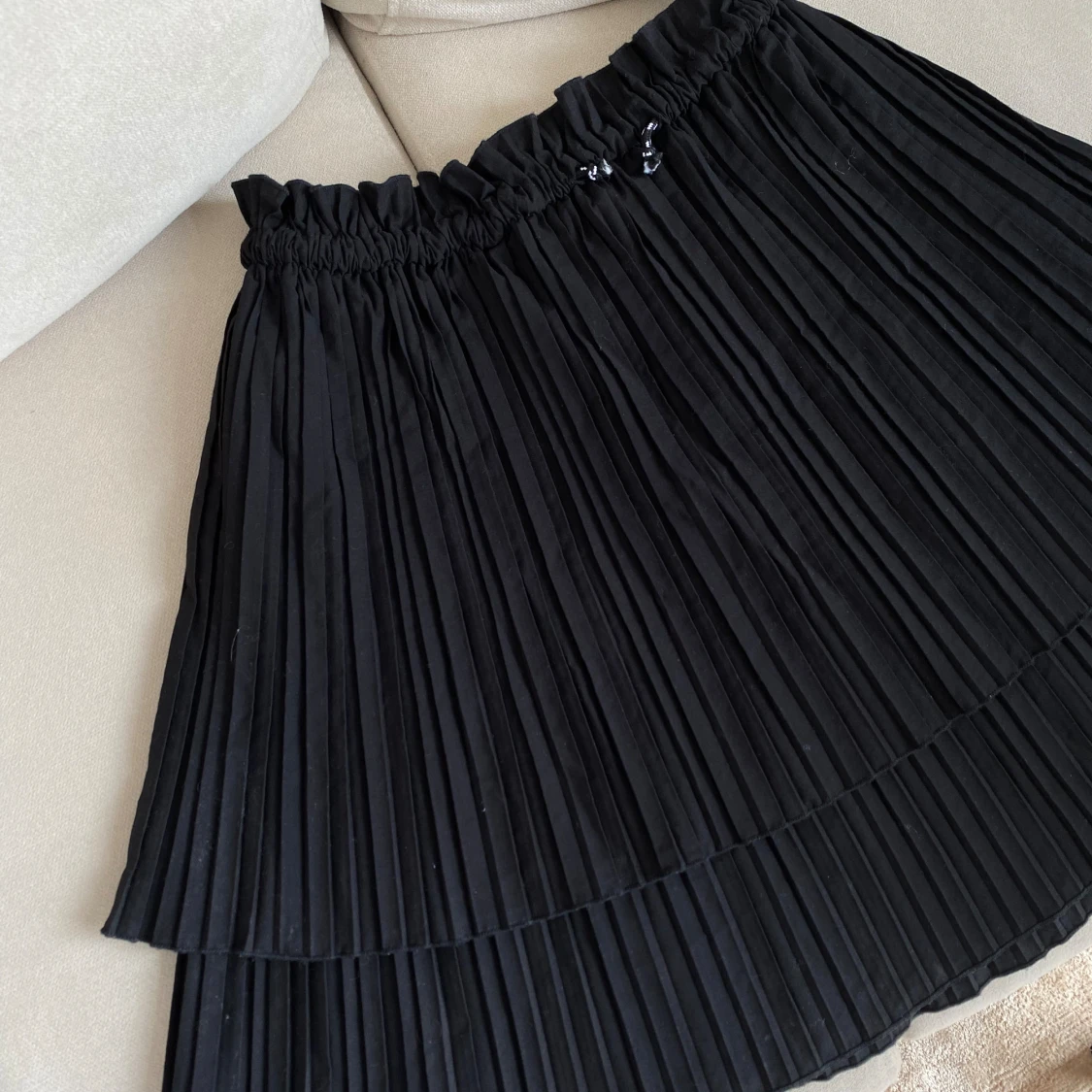 Svart kjol från Zara - 90