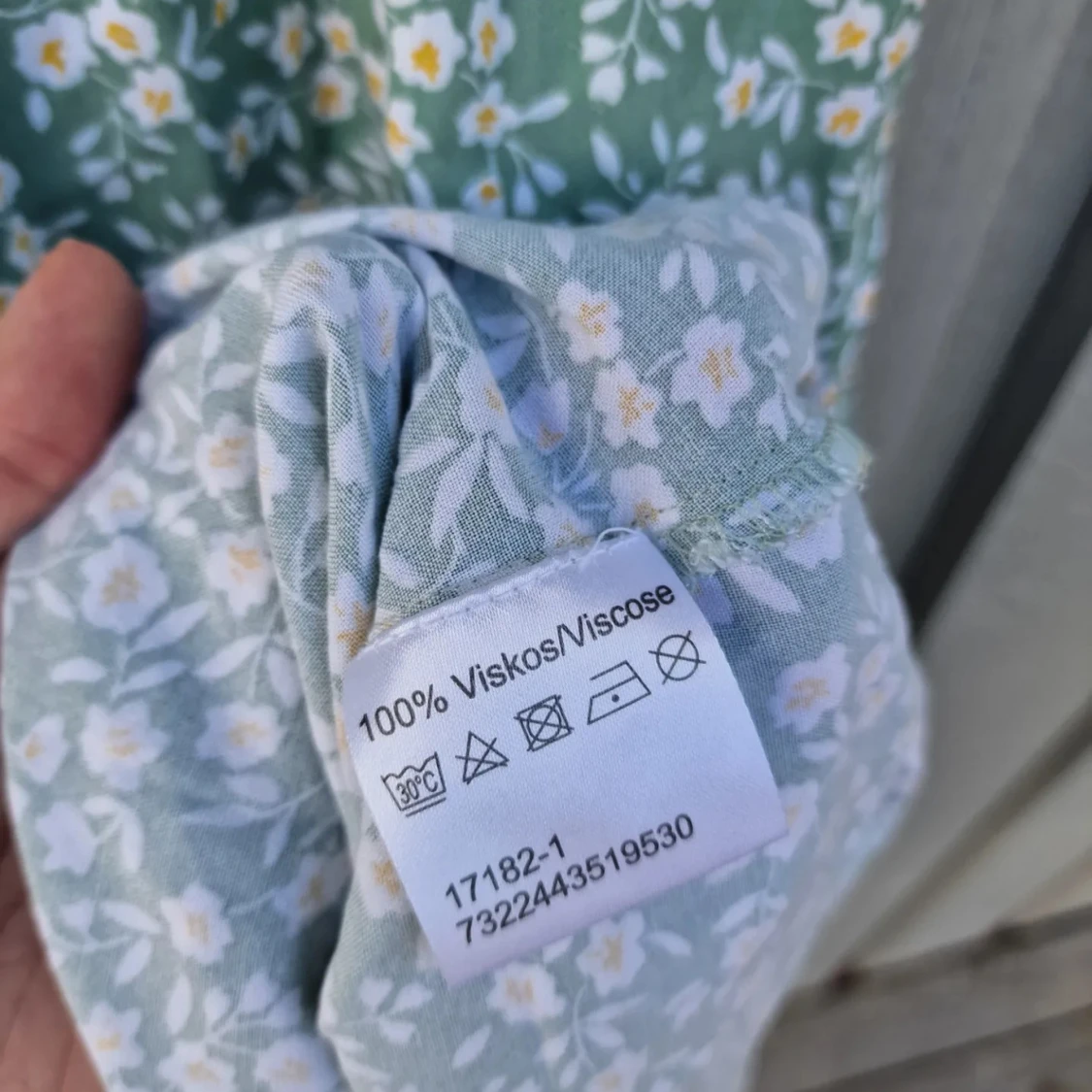 Blommig klänning  - 92