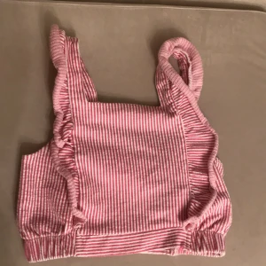 Topp - Randig rosa topp från zara 