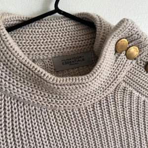 Stickad tröja Hunkydory - Stickad tröja med utsvängda ärmar från Hunkydory. Passar en Small💓💓