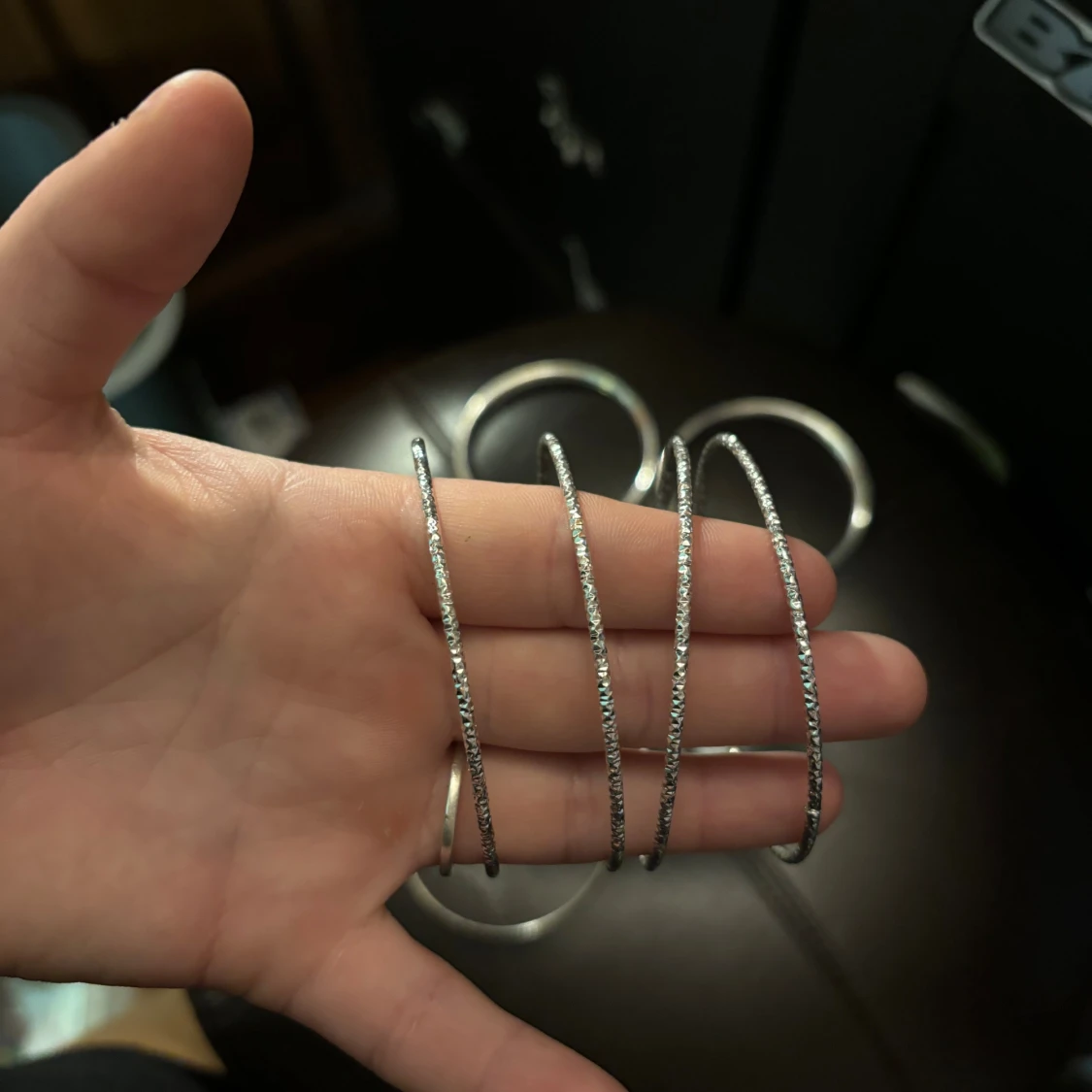 Set med silverfärgade armband - 91