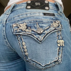 Miss me jeans  - Köpte dem second hand men de var tyvärr lite för små. Jeansen är i väldigt fint skick. (Hon jag köpte dem av sa att de är nya utan prislapp och har själv inte använt dem) 