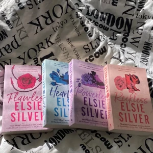 Chestnut spring book series - Säljer hela chestnut spring serien för 500kr😊❤️ jätte bea pris då en boo i serien kostar runt 200kr ( tänk det gånger 4) tryck köp nu eller så möts vi upp i t centralen (sthlm)❤️‍🔥💓❣️