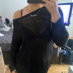 svart tröja  - Använd gärna köp nu💓