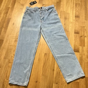 Dickies jeans 32x32 - Nya dickies jeans. Lite långa i passformen. Nypris är 899.