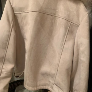 Fint jacka - Jätte fint beige jacka köpte from zalando storlek 40 nytt 