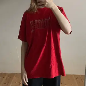 Adidas oversized tshirt, står ingen storlek men skulle säga L