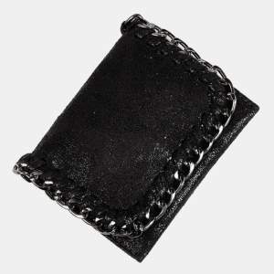 En utav våra populära ”Bella” plånbok i färgen svart🖤