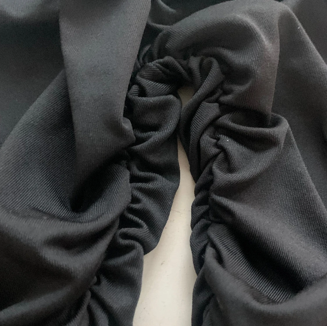 Svart off shoulder topp - 91