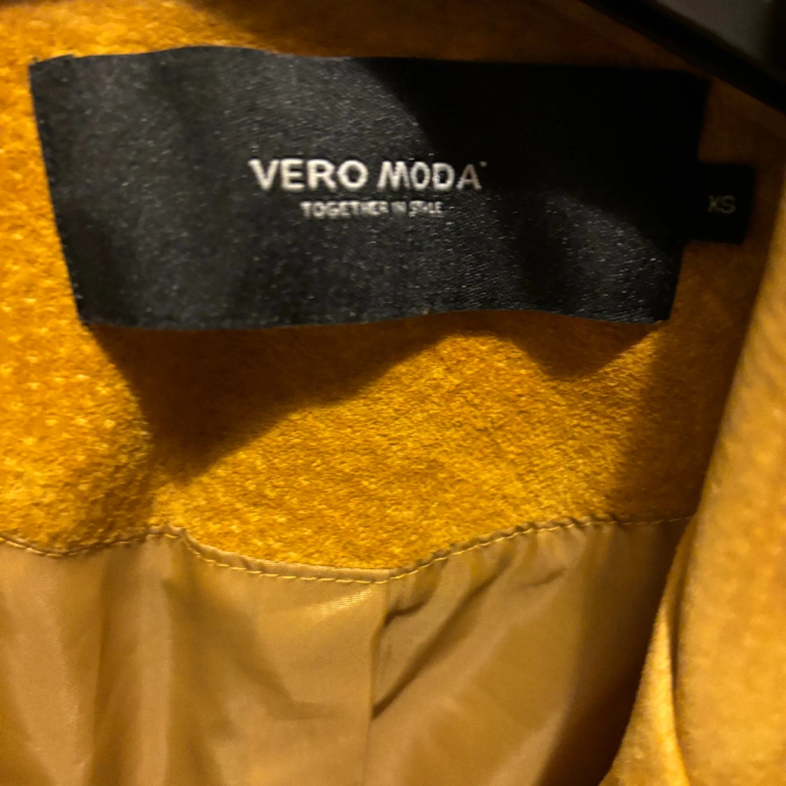 Senapsgul jacka  - 90