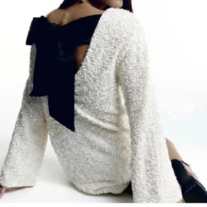 festklänning - otroligt fin klänning som bara har används 1 gång💞💞