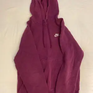 Nike hoodie, i storlek S.