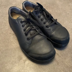 Birkenstock QS 500 - Birkenstock skyddsko. Nyskick. Storlek 43. Nypris 2000:- https://billiga-arbetsklader.se/Birkenstock-QS-500-skyddsskor-S3 