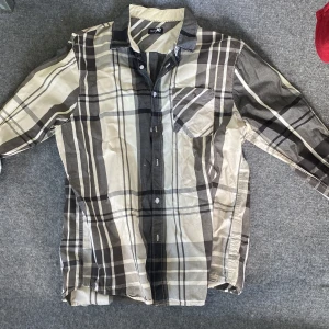 En ball skjorta  - En riktigt soft skjorta perfekt nu till skolstarten 