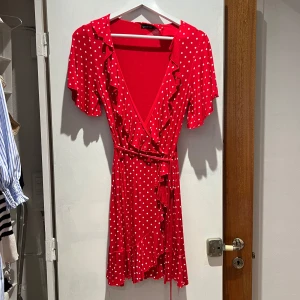 Klänning - Klänning från boohoo! Använd men fint skick, säljer för 70 kr!