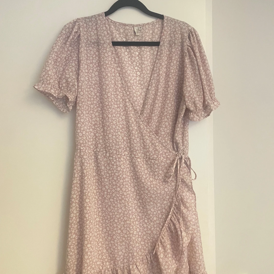 Rosa blommig klännimg