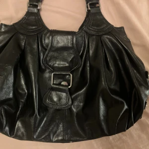 Vintage skolväska - Snygg väska ca 30-35cm p bredden