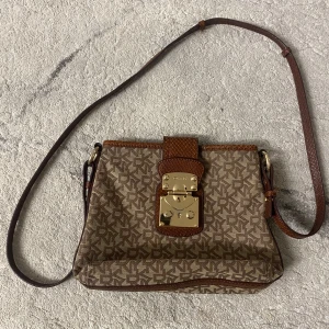 DKNY väska  - Använd 