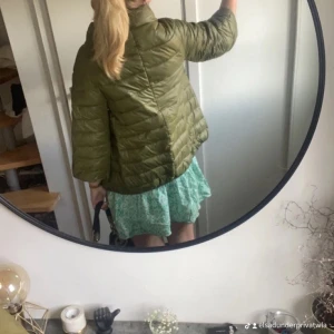 herno liknande jacka  - super najs jacka inför hösten,  den är varm och gosig kan bytas mot en annan färg.💕