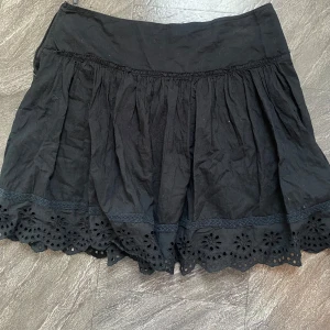 Minikjol  - Söt kjol från vero Moda i storlek 38