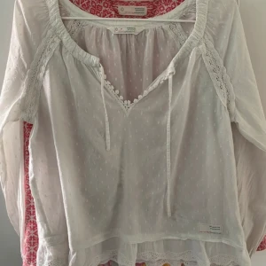 Odd Molly blus  - Romantisk blus av Odd Molly  Storlek s/m