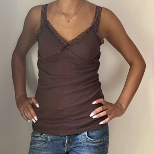 Brunt spetslinne - Säljer då de inte kommer till användning! 💕