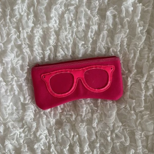 Glasögonfodral  - Ett fodral till glasögon💗
