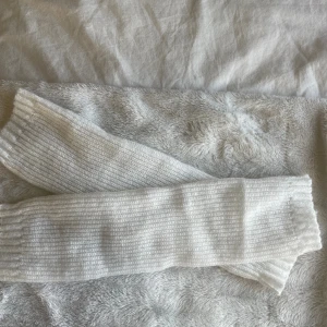 Benvärmare - Ett par jättesöta benvärmare från H&M köpte nyligen och bara använda en gång💘  24cm långa & 11cm breda