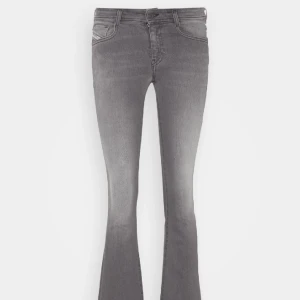 Jeans - Helt nya jeans från diesel! Ny pris 1600kr, mitt pris 949kr🩷Prislapp kvar!