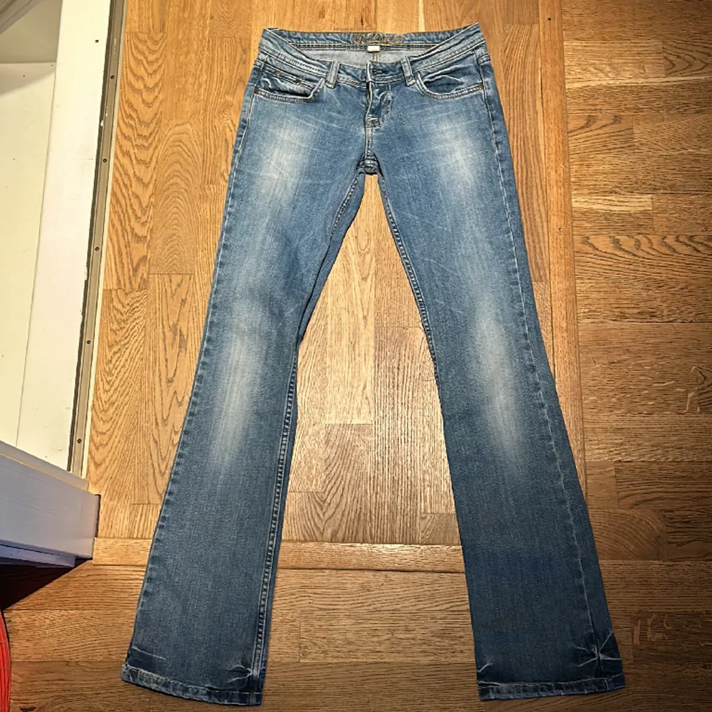 Vintage, väldigt fina  Innerbenslängd 83  Midja tvärs över 37. Jeans & Byxor.