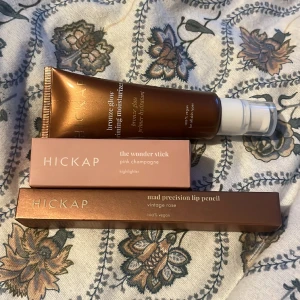 Hickap smink - 3 sminkprodukter från hickap alla oanvända. Original pris: Priming moisturizer: 299kr The wonder stick: 219kr Lip pencil: 99 Går att köpa separat också, skriv för att diskutera pris