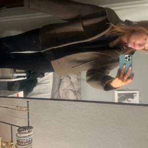 kappa - säljer denna fina kappa från kappahl i storlek m men passar mig som har s🩷🩷