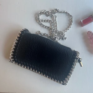 Tiamo väska - Superfin väska från märket Tiamo! Perfekt till fest⭐️🌸🫶🏻Väldigt bra skick! 