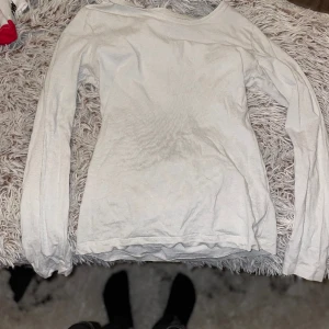 Basic långarmad tröja - Fint skick 