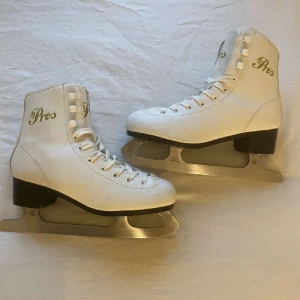 Skridskor - Skridskor storlek 36. Fint skick