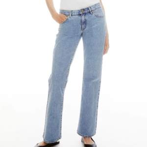 Skit snygga jeans från Abrand jeans💙🩵 dem är i fint skick köptes för 1000kr