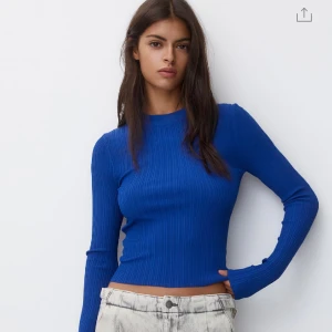 Blå långärmad tröja  - Jättefin blå långärmad tröja!💗Köpt för 248kr ✨